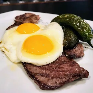 Steak n' eggs...Sin Fronteras Style.