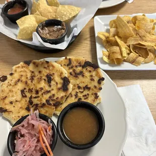 Popusas de chicharron