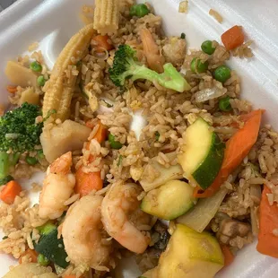 Vegetarian rice with shrimp