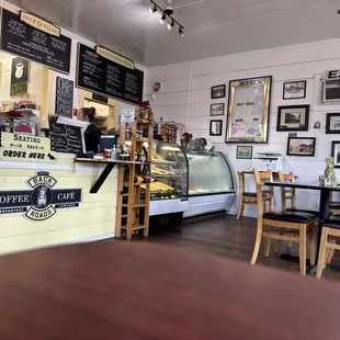 Got to Sutter Creek in time for breakfast for me, lunch for Darlene! Giving this cute little hole in the wall a try!