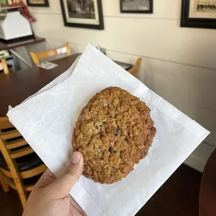 Oatmeal raisin cookie
