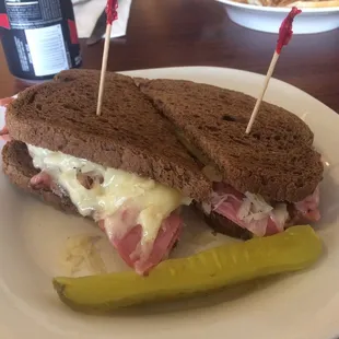 Pastrami Reuben