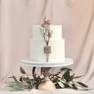 Petite 2-tier: with love design