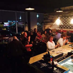 Thursday night, live music.
