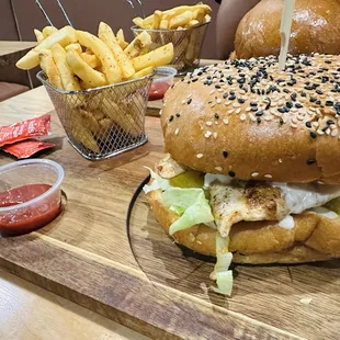 12 - Jasmine's Choice with sesame bun