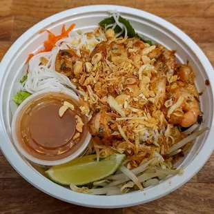 Asian Noodle Salad with garlic shrimp