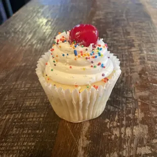 Birthday cake cupcake