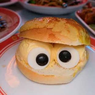 Pineapple Bun with Ice Cream