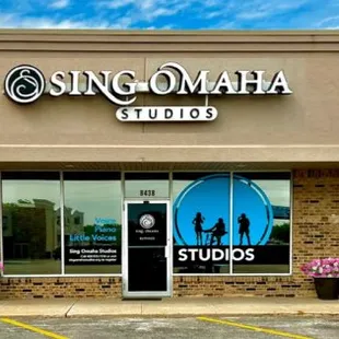 Sing Omaha Studios entrance (84th &amp; Park Dr.)