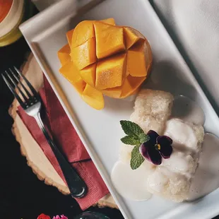 It&apos;s that time of the year again - mango sticky rice season!