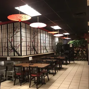 the interior of a chinese restaurant