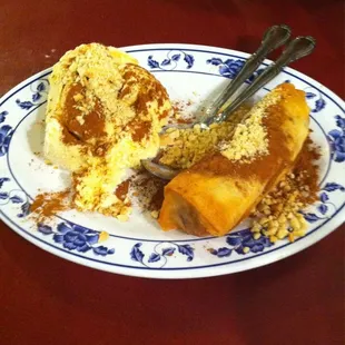 The only desert: banana Tarin :)