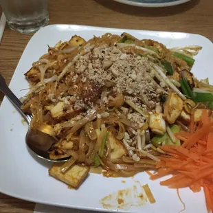 Tofu pad Thai yum