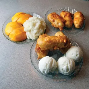 Deep Fried Banana,Coconut Ice Cream With Banana,and Sweet Sticky rice with Mango