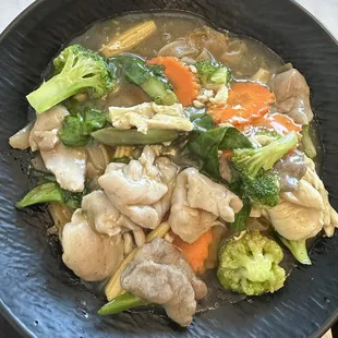 Lad Na Noodles Combo.