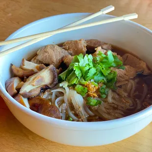 Stew Pork Noodle Bowl (Specials)