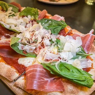 Margherita Flatbread With Proscuitto