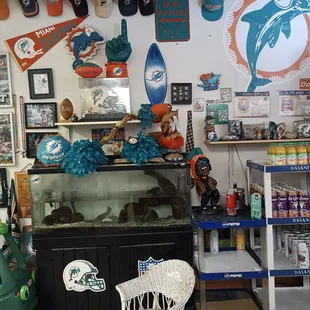 They are dolphins fans, don&apos;t hold that against them, food is fantastic