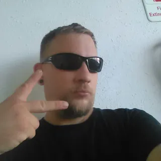 Chris L.