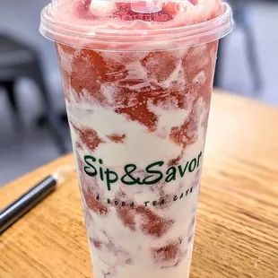 Strawberries &amp; Cream Slushtea