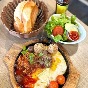 Combo breakfast skillet with egg (Bánh mì chảo ốp la đặc biệt)