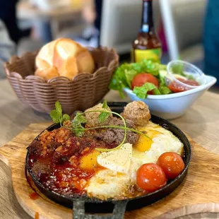 Combo breakfast skillet with egg (Bánh mì chảo ốp la đặc biệt)