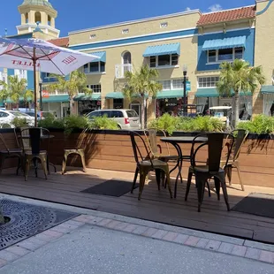 Several cute places to sit outside!