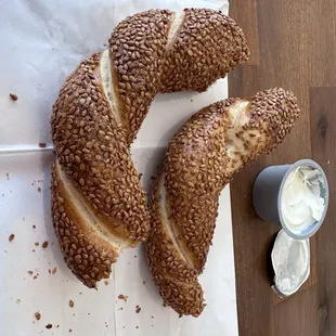 Simit with cream cheese