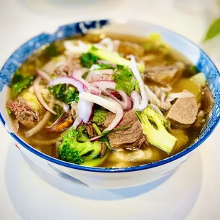 Sip Pho Bowl was perfectly balanced with tenderly cooked meats and complimentary assortment of steamed veggies.