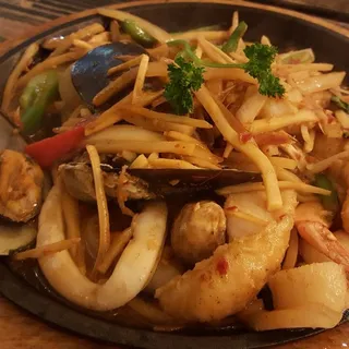 Seafood Pad-Cha