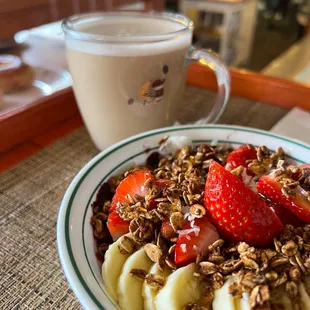 Açaí bowl + London fog