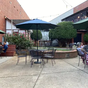 I'm finally here! It's about damn time and on July 5th which non technically speaking is a holiday. Yeah!