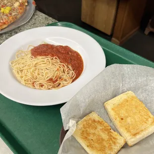 kids pasta with marinara