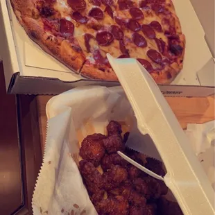 Pepperoni Pizza &amp; Honey Fire wings