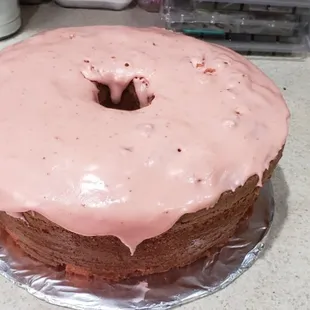 Strawberry pound cake