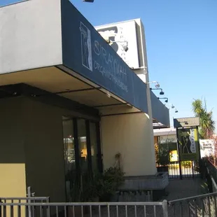 hard to see the sign - this restaurant is just 2 driveways South of Creola