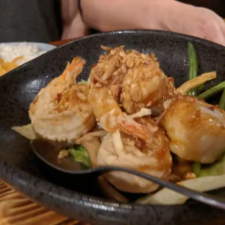 Garlic Peppers Scallops and Prawns