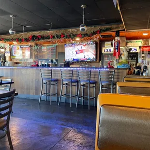 The bar at 10:15 am.