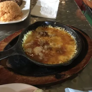 QUESO FUNDIDO CON CHORIZO
