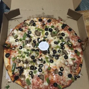 Medium veggie pizza to go