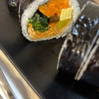 B6. Spicy Tuna Kimbap