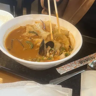 C9. Seafood Soojaebi