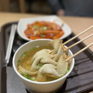 Odeng soup and spicy rice cake