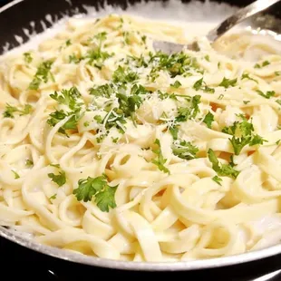 Pasta chicken Alfredo