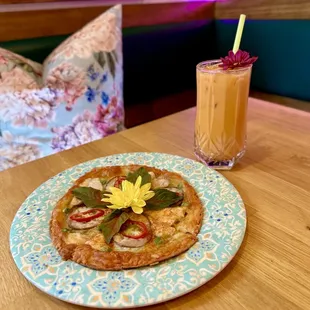 Green Curry Pizza and Thai Tea