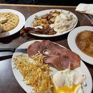 a variety of breakfast foods