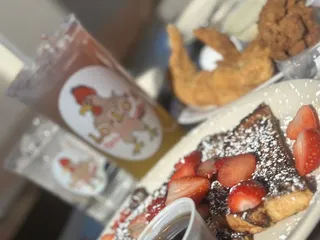 Lolo’s Chicken And Waffles