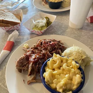 Pulled pork, Mac and cheese, Potato Salad