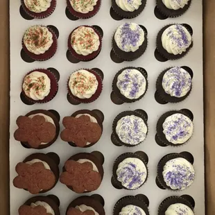 Red Velvet, Taro and Gingerbread cupcakes!!