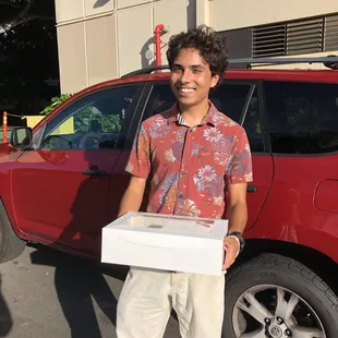 Cupcakes delivered at U of Manoa for Nikhil&apos;s 20 th